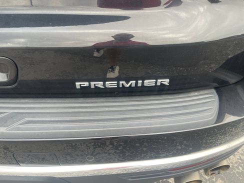 Used 2023 Chevrolet Suburban Premier w/ Premium Package 2 AWD/4WD image 4