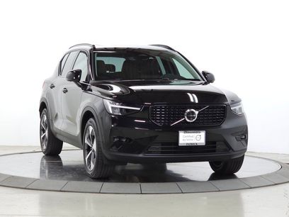 Used 2025 Volvo XC40 B5 Plus