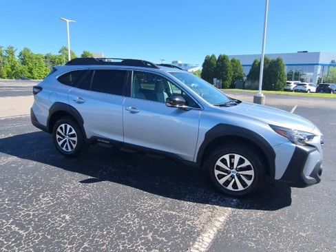 Used 2024 Subaru Outback Premium AWD/4WD image 6