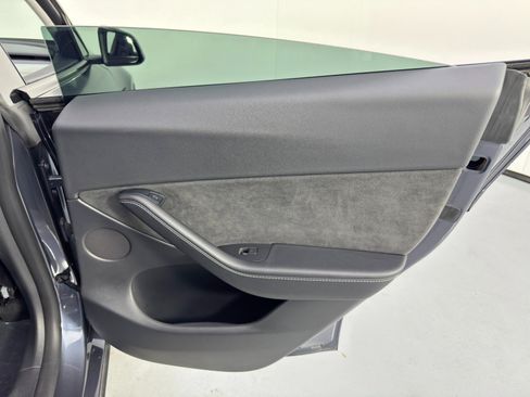 Used 2022 Tesla Model Y Performance image 46