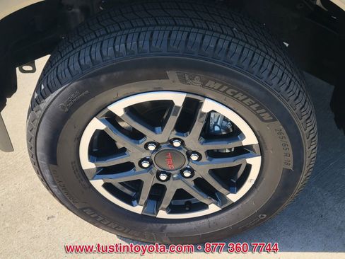 Certified 2025 Toyota Tacoma TRD Sport AWD/4WD image 9