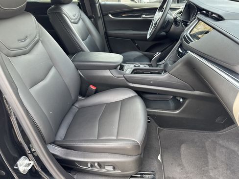 Certified 2025 Cadillac XT5 Premium Luxury image 16