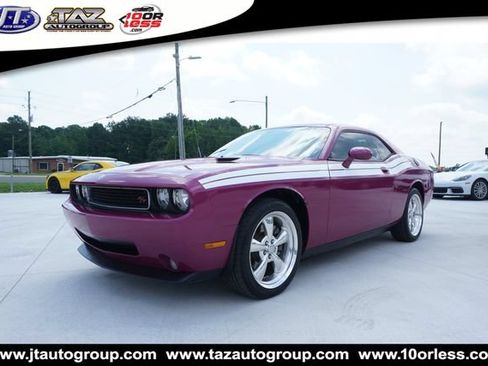 Used 2010 Dodge Challenger R/T RWD image 3