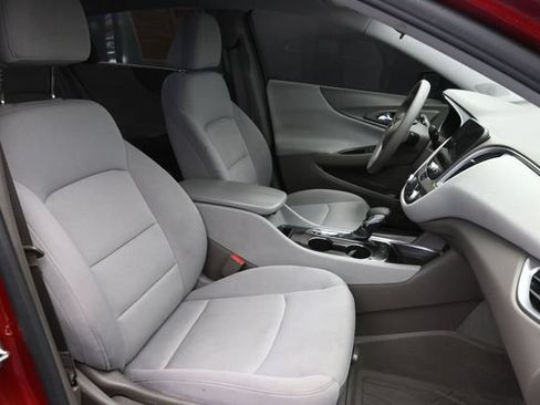 Used 2022 Chevrolet Malibu LT FWD image 32