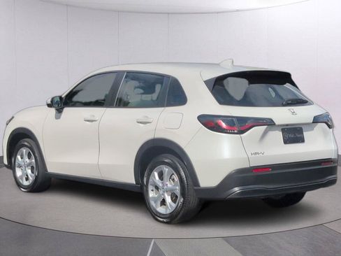 Used 2025 Honda HR-V LX image 3