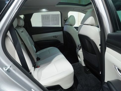 Used 2025 Hyundai Tucson SEL AWD/4WD image 15