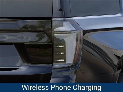 New 2026 Chevrolet Suburban Premier AWD/4WD image 12