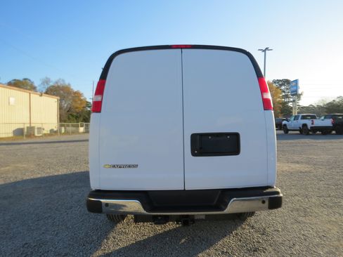 New 2026 Chevrolet Express 3500 Extended w/ Driver Convenience Package RWD image 3