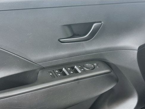 Used 2025 Hyundai Kona SEL FWD image 15