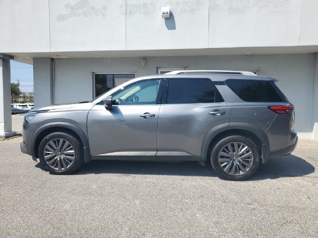 Used 2024 Nissan Pathfinder SL w/ SL Premium Package AWD/4WD image 12
