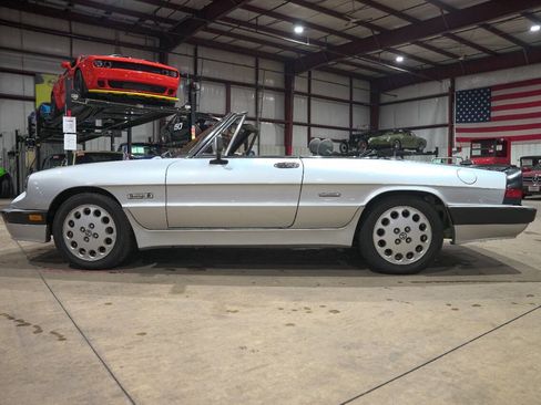 Used 1987 Alfa Romeo Spider Quadrifoglio RWD image 18