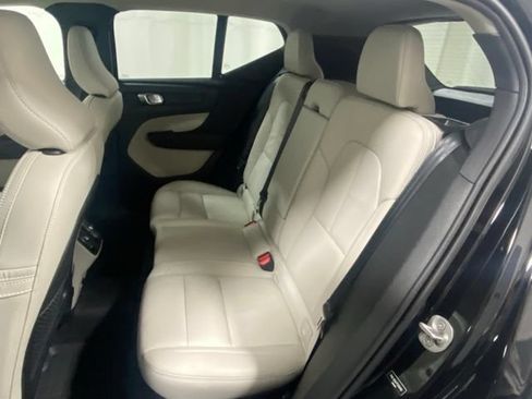 Used 2023 Volvo XC40 B5 Plus w/ Climate Package AWD/4WD image 14