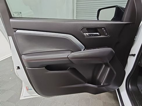 Used 2024 Chevrolet Colorado Z71 image 28