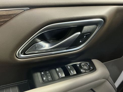 Used 2021 Chevrolet Suburban Z71 w/ Z71 Off-Road Package image 23