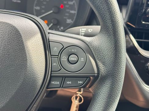 Used 2023 Toyota Corolla LE image 27
