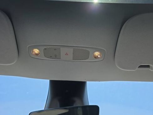 Used 2024 Tesla Model Y Long Range AWD/4WD image 25
