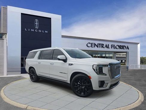Used 2023 GMC Yukon XL Denali w/ Denali Reserve Package RWD image 34
