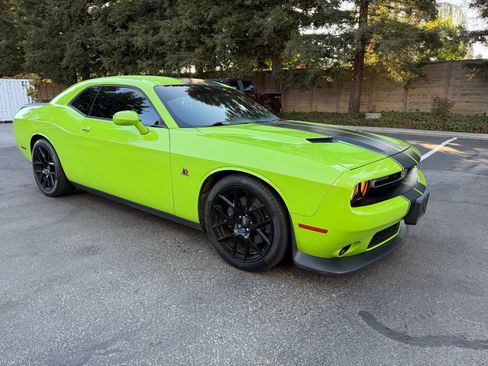 Used 2015 Dodge Challenger R/T Scat Pack w/ Leather Interior Group RWD image 7