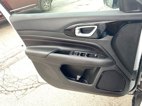 Used 2024 Jeep Compass Trailhawk image 21