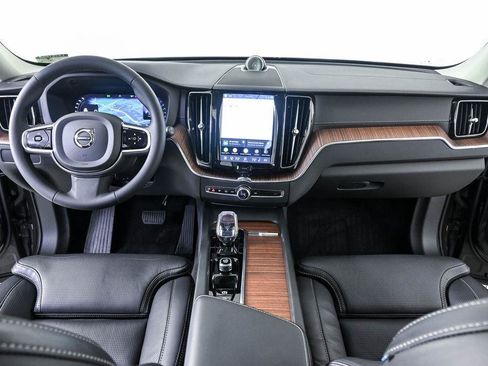 Used 2024 Volvo XC60 B5 Ultimate AWD/4WD image 20