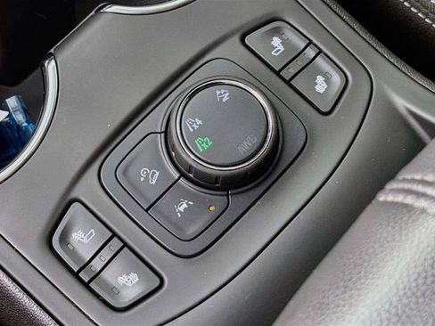 Used 2024 GMC Terrain SLE w/ Driver Convenience Package AWD/4WD image 24