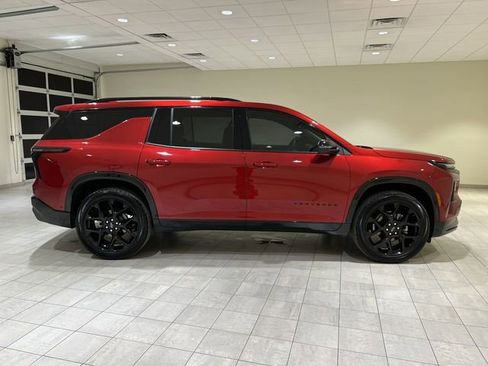 Used 2026 Chevrolet Traverse RS w/ LPO, Floor Liner Package FWD image 6