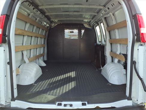 Used 2024 Chevrolet Express 2500 w/ Driver Convenience Package image 8