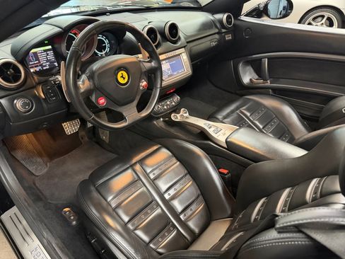 Used 2010 Ferrari California RWD image 22