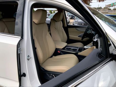 Certified 2025 Acura MDX SH-AWD image 8