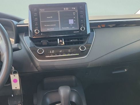 Used 2022 Toyota Corolla LE image 30