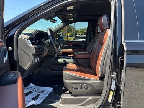 Used 2023 GMC Yukon Denali Ultimate AWD/4WD image 11