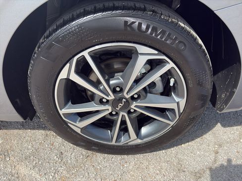 Used 2024 Kia Forte LXS FWD image 23