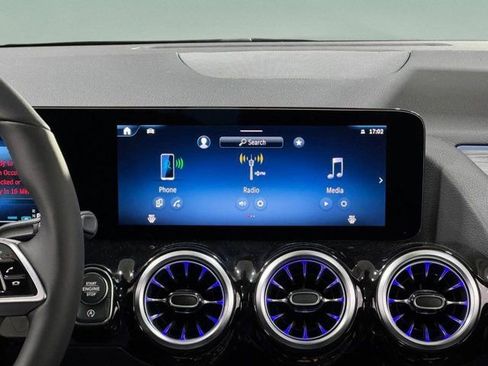 New 2026 Mercedes-Benz GLA 250 4MATIC image 18