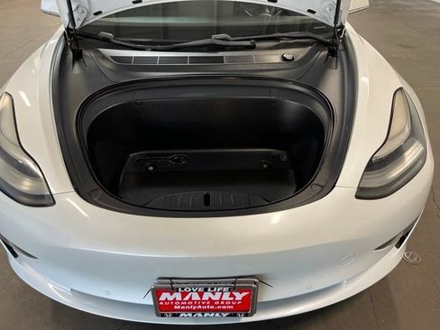 Used 2018 Tesla Model 3 Long Range RWD image 9