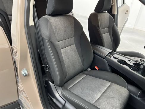 Used 2025 Nissan Rogue SV AWD/4WD image 29