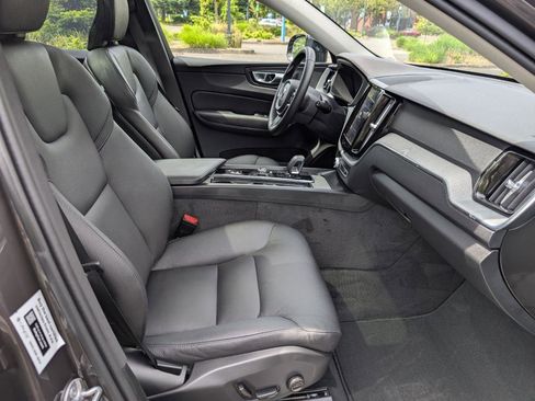 Used 2025 Volvo XC60 B5 Plus w/ Climate Package AWD/4WD image 17