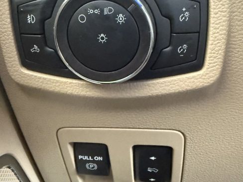 Used 2020 Ford F150 Lariat w/ Equipment Group 501A Mid image 33