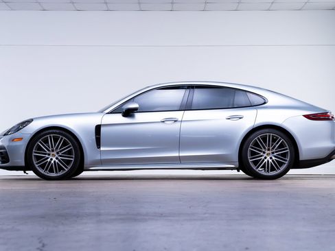 Used 2018 Porsche Panamera 4S AWD/4WD image 4