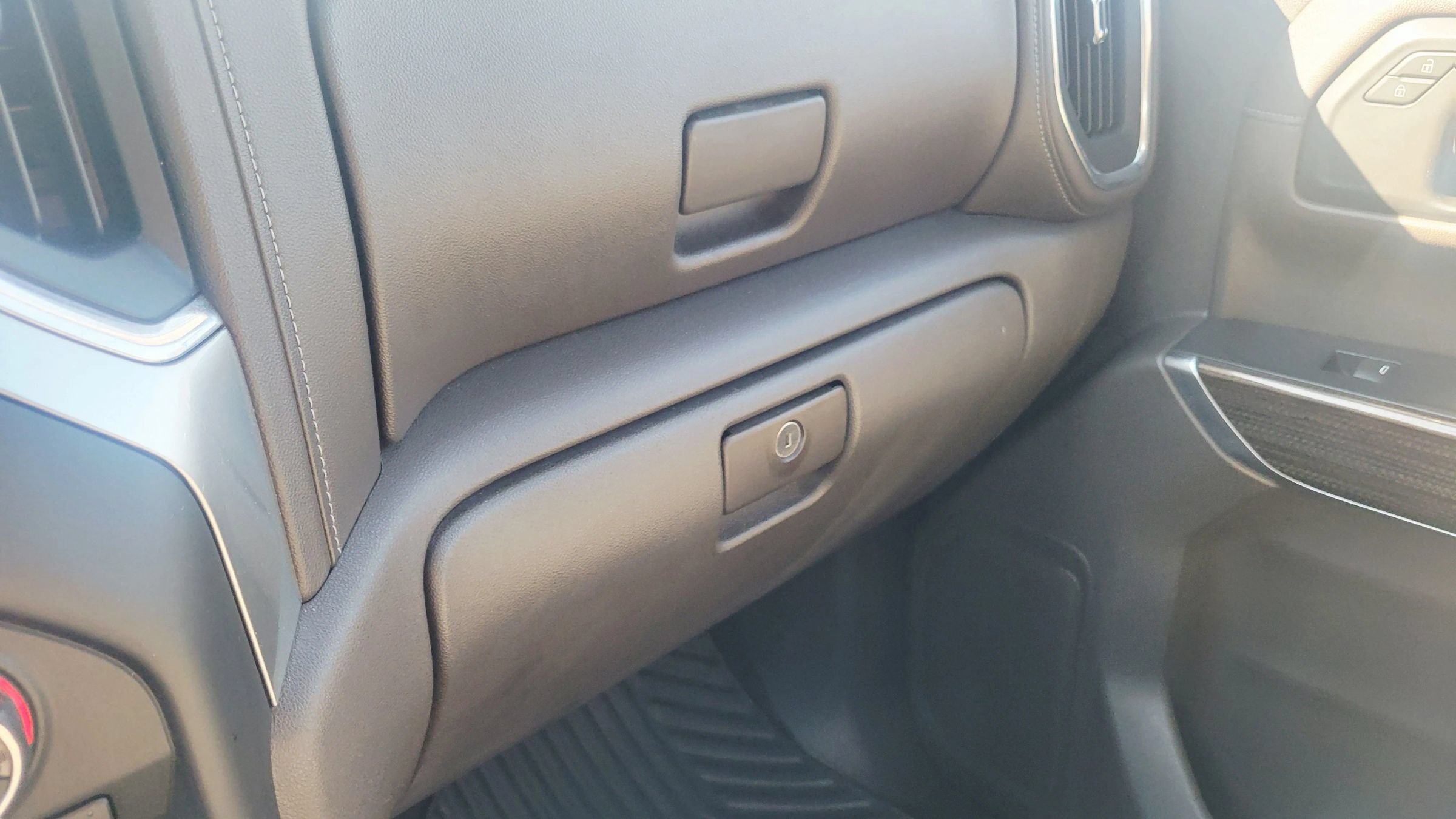 Used 2020 Chevrolet Silverado 1500 LT w/ All-Star Edition RWD image 24