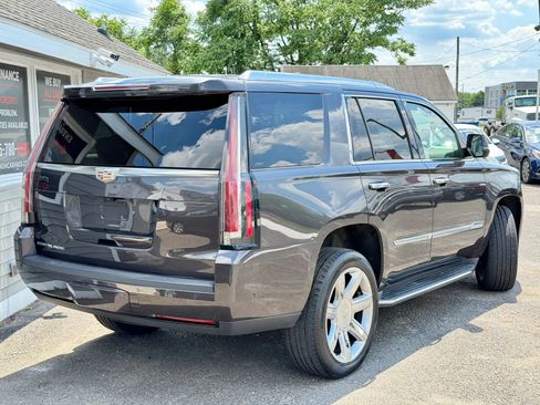 Used 2017 Cadillac Escalade Luxury AWD/4WD image 11