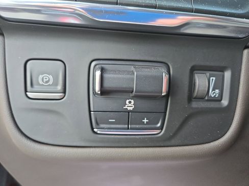 Used 2021 Cadillac Escalade Sport w/ LPO, ONYX Package image 24