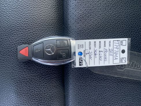 Used 2011 Mercedes-Benz E 350 4MATIC Sedan image 37