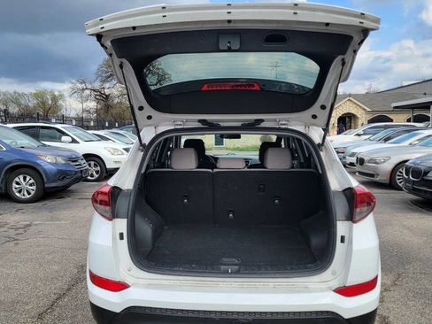 Used 2016 Hyundai Tucson SE w/ Option Group 02 image 9