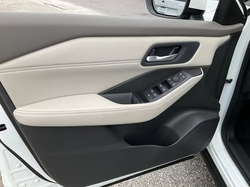 Used 2026 Nissan Rogue SV w/ SV Premium Package FWD image 7