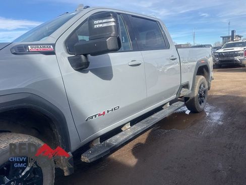 Used 2024 GMC Sierra 2500 AT4 AWD/4WD image 10