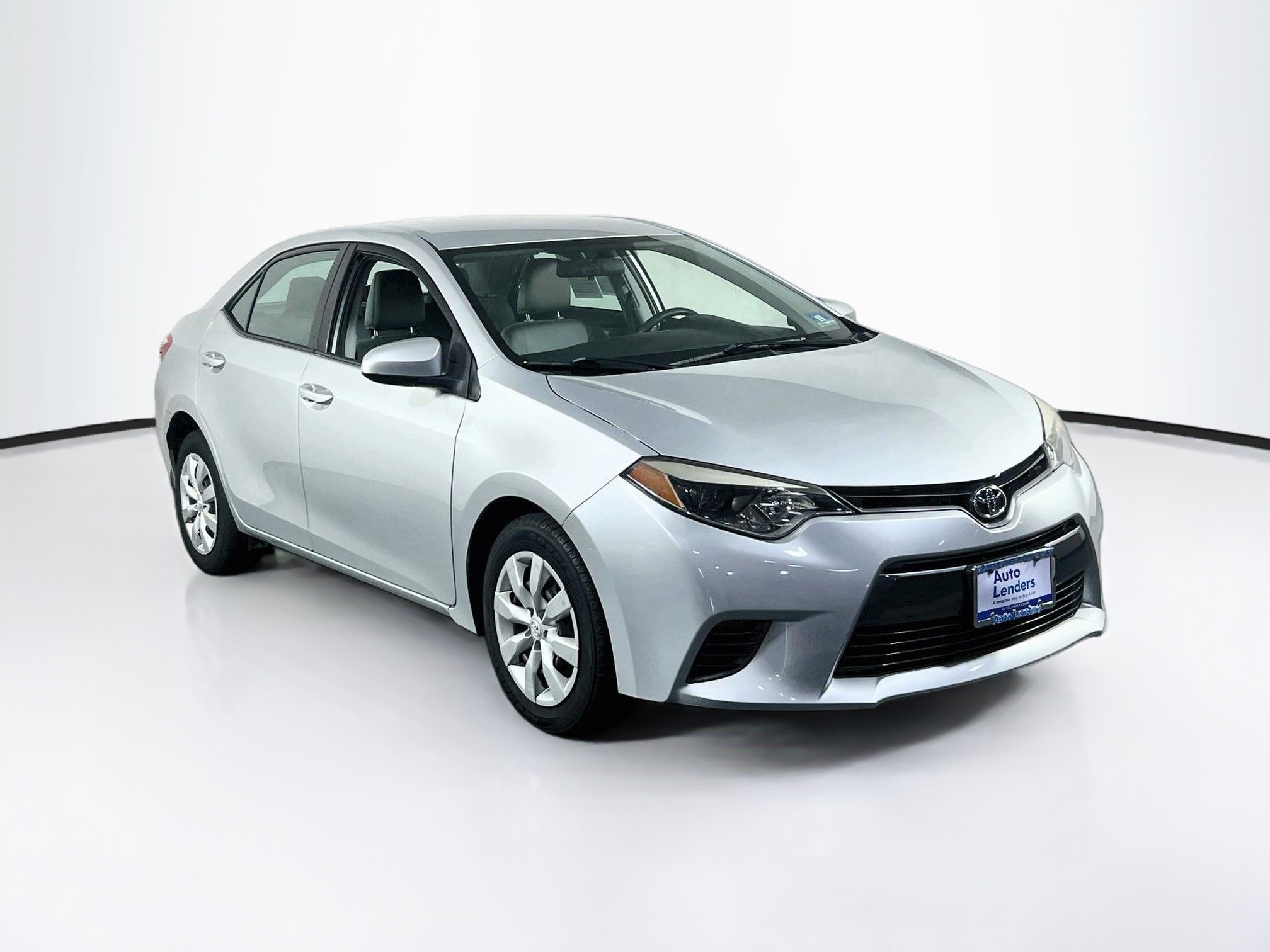 Used 2016 Toyota Corolla LE FWD image 3