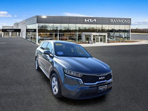 Certified 2023 Kia Sorento LX FWD image 9