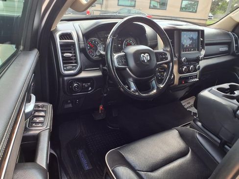 Used 2019 RAM 1500 Laramie AWD/4WD image 9