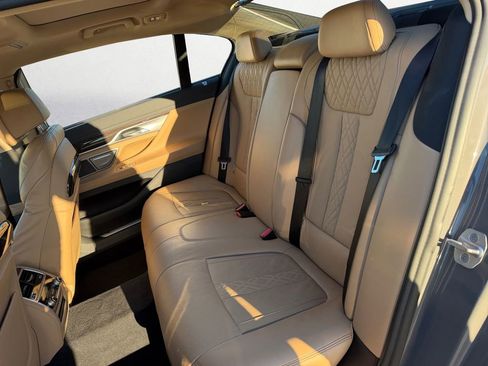 Used 2022 BMW 740i 740i w/ Premium Package image 13