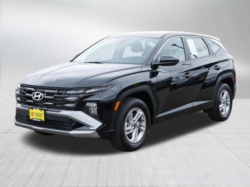 Used 2026 Hyundai Tucson SE AWD/4WD image 3
